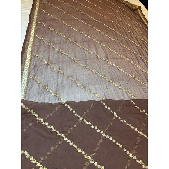 Metro Museum of Art Gilt Embroidered Cut-Out Gold Leaf 100% Silk Stole - Picture 5 of 8